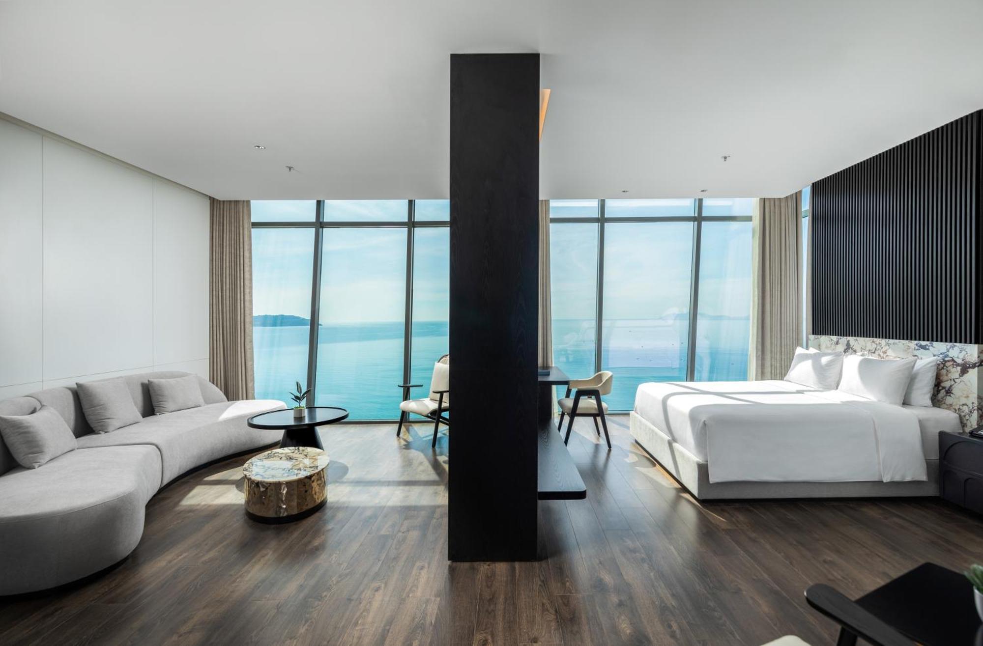 Awaken Da Nang Hotel Esterno foto
