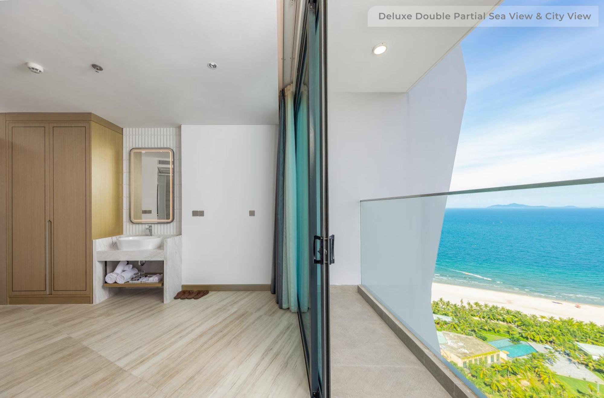 Awaken Da Nang Hotel Esterno foto
