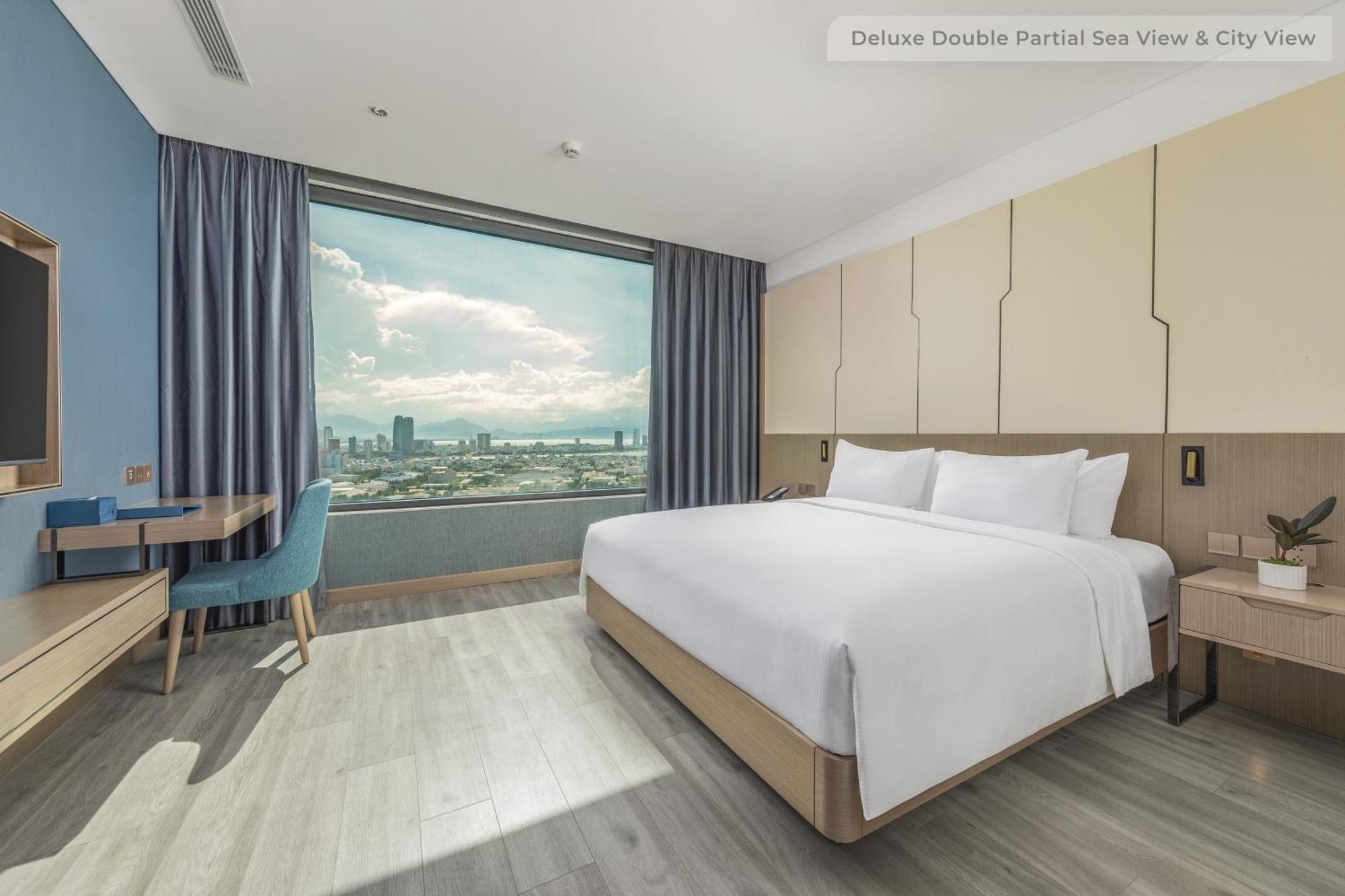 Awaken Da Nang Hotel Esterno foto